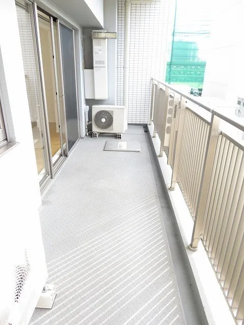 Esty Maison Oshima - Interior - ["Ceiling", "Interior design", "Composite material"]