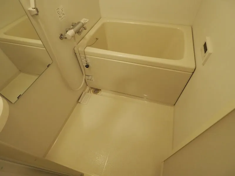Glorio Shelt Ikebukurohoncho - Interior - ["Automotive design", "Bathroom", "Fixture"]