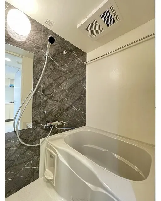 Comforia Liv Ueno - Interior - ["Flooring", "Plumbing fixture", "Interior design"]
