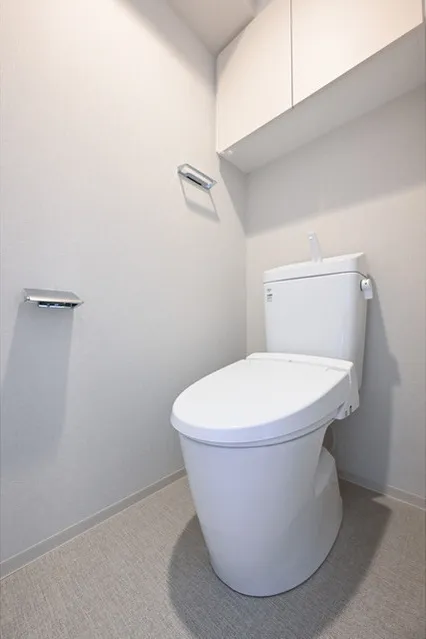 Comforia Liv Omorinishi - Interior - ["Toilet seat", "Toilet", "Plumbing fixture"]