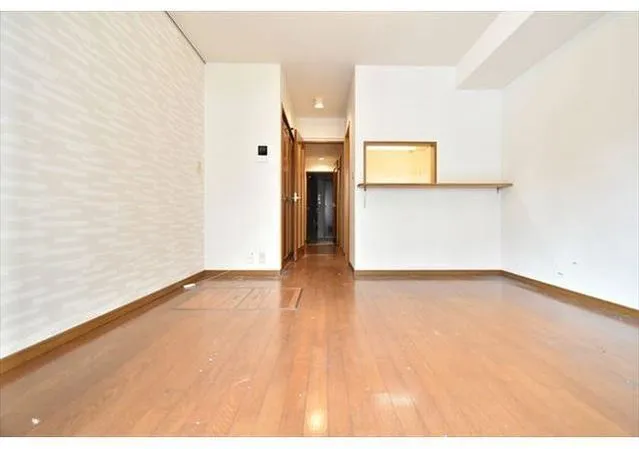 Plateau Jingumae - Interior - ["Flooring", "Wall", "Floor"]
