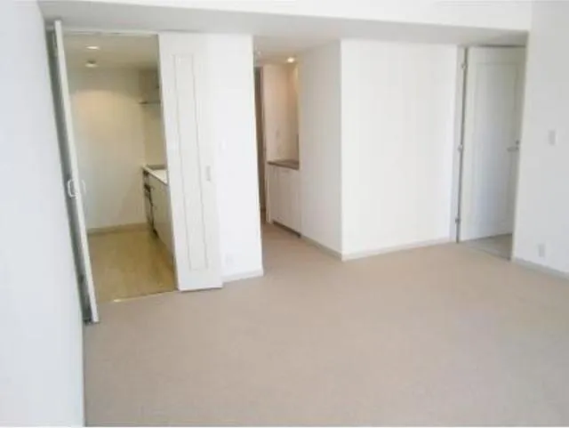 River Point Tower - Interior - ["Property", "Room", "Wall"]