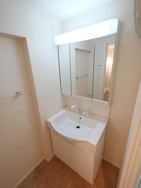 Orchid Residence Itabashi - Interior - ["Tap", "Sink", "Bathroom sink"]