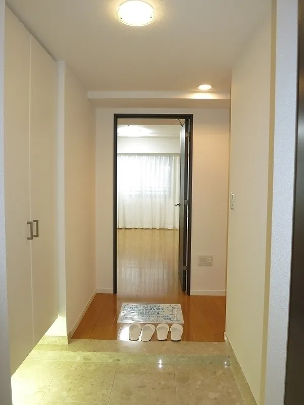 Prospect Morishita - Interior - ["Fixture", "Wood", "Building"]