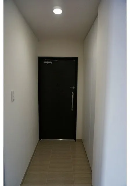 Ambiente Komagome - Interior - ["Flooring", "Floor", "Door"]