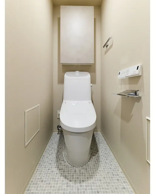 Baus Flats Kuramae - Interior - ["Toilet seat", "Toilet", "Flooring"]