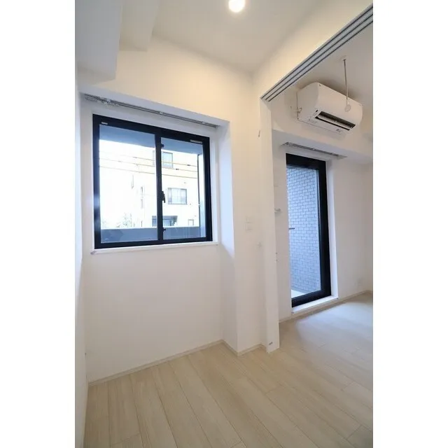 Comforia Morishita South - Interior - ["Property", "Window", "Building"]