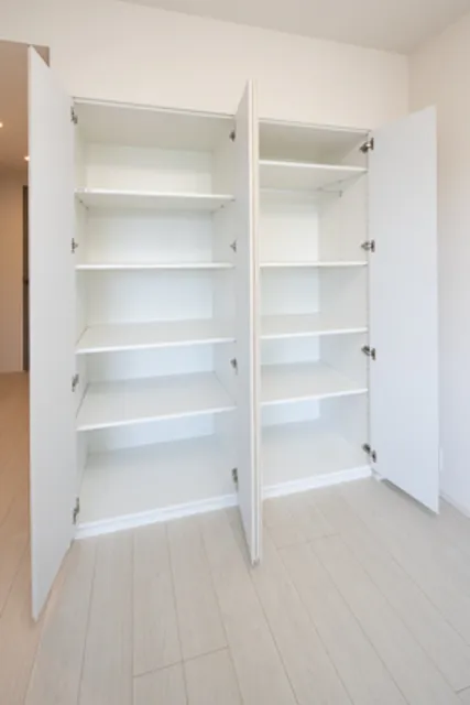 Abity Grande Kinuta - Interior - ["Furniture", "Fixture", "Shelf"]