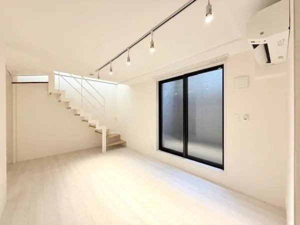 ALERO Shin Nakano II - Interior - ["Flooring", "Wood", "Floor"]
