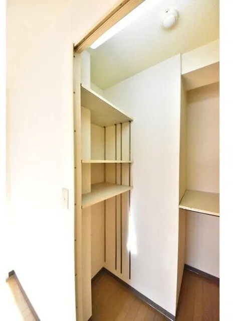 Plaille Hamamatsucho - Interior - ["Flooring", "Wall", "Wood"]