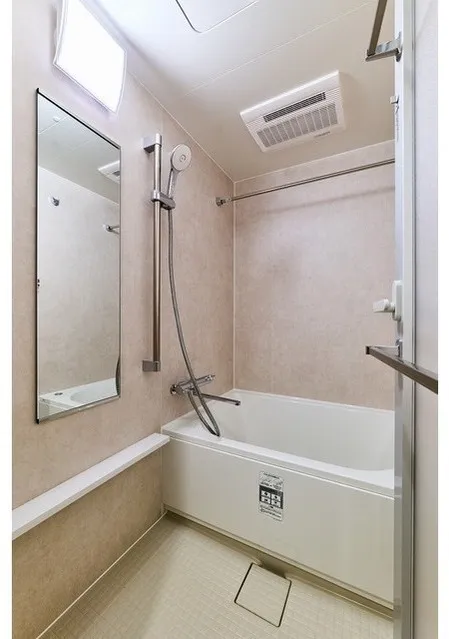 Lefon Progres Akabane Marks - Interior - ["Plumbing fixture", "Bathroom", "Flooring"]