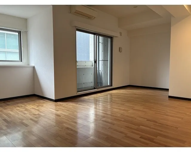 La Belle Mitsukoshi - Interior - ["Flooring", "Floor", "Wood"]