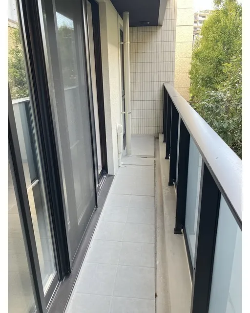 Wellis Daikanyama Sarugakucho Terrace - Interior - ["Floor", "Composite material", "Glass"]