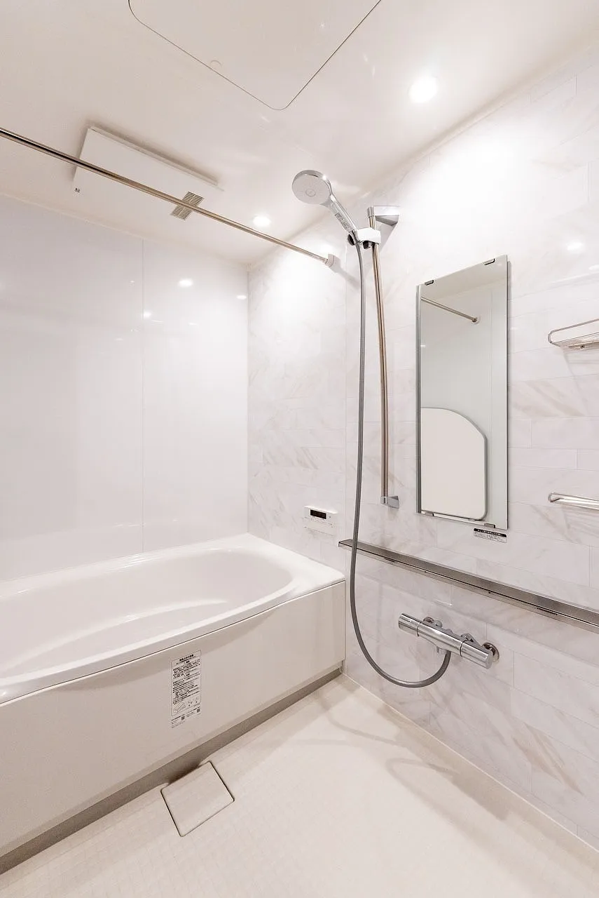 Platine Tamachi - Interior - ["Flooring", "Interior design", "Floor"]