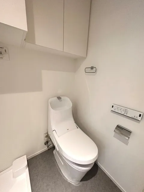 Baus Flats Nihonbashi Hamacho - Interior - ["Toilet seat", "Toilet", "Bathroom"]