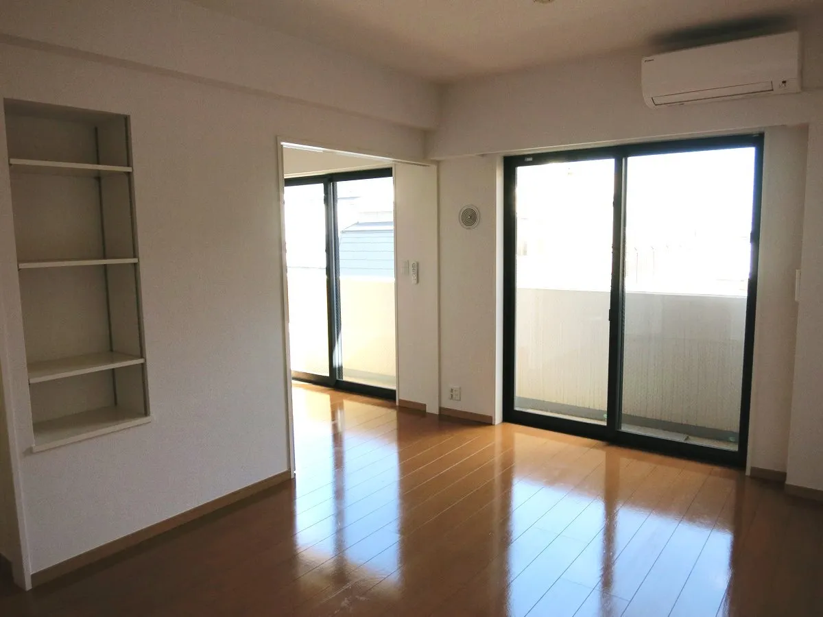 Pacific Court Meguro Minami - Interior - ["Property", "Fixture", "Wood"]
