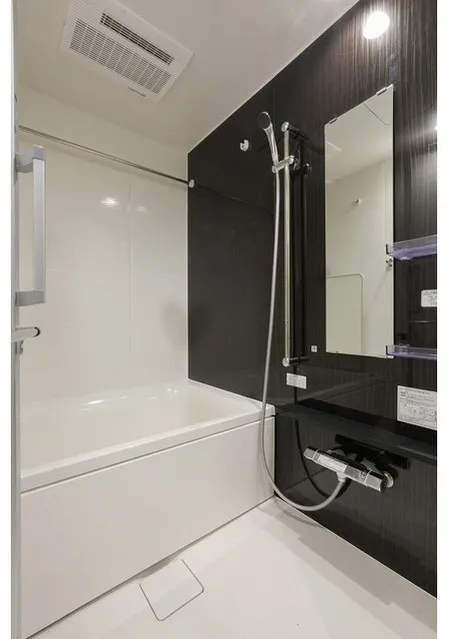Lien Gotenyama - Interior - ["Plumbing fixture", "Bathtub", "Building"]