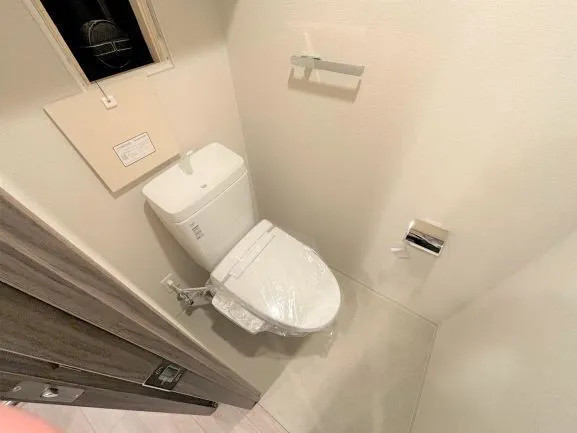 Livio Maison Shin-Osaka - Interior - ["Flooring", "Floor", "Toilet"]