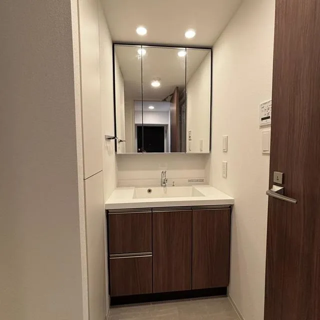 Park Axis Shinagawa Tennozu Isle - Interior - ["Flooring", "Floor", "Interior design"]