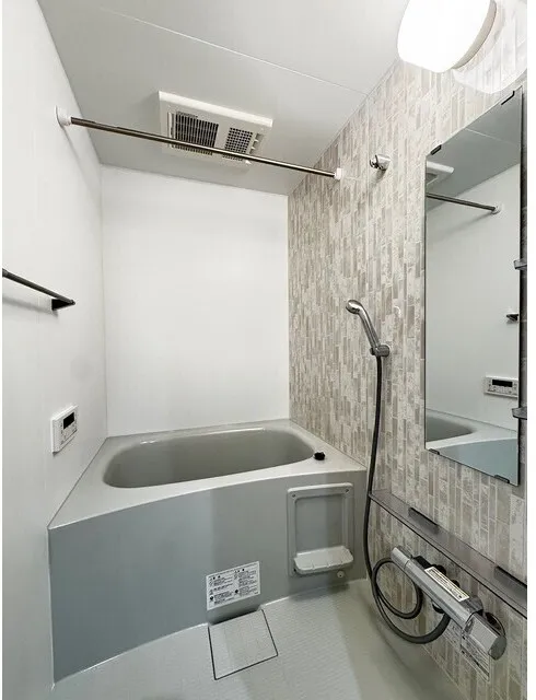 Well Square Hatagaya - Interior - ["Plumbing fixture", "Flooring", "Bathroom"]