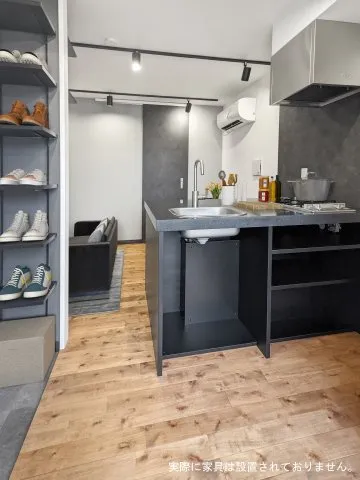 Apice Meguro - Interior - ["Cabinetry", "Countertop", "Wood"]
