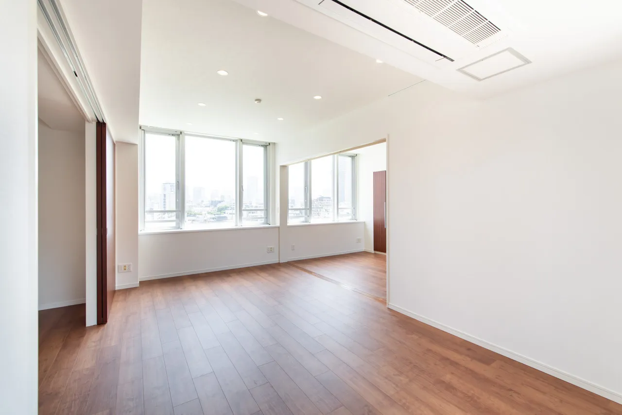 Apartments Motoazabu Uchidasaka - Interior - ["Flooring", "Floor", "Wood flooring"]