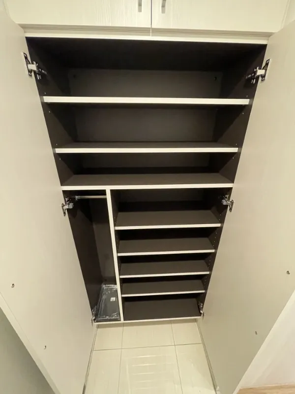 Crevia Rigze Kamata Nishi - Interior - ["Grey", "Shelving", "Cupboard"]