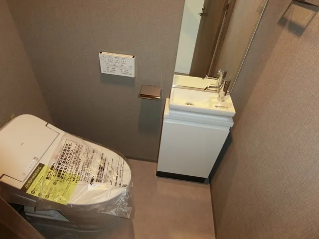 Cross Residence Kamata II - Interior - ["Plumbing fixture", "Floor", "Plumbing"]