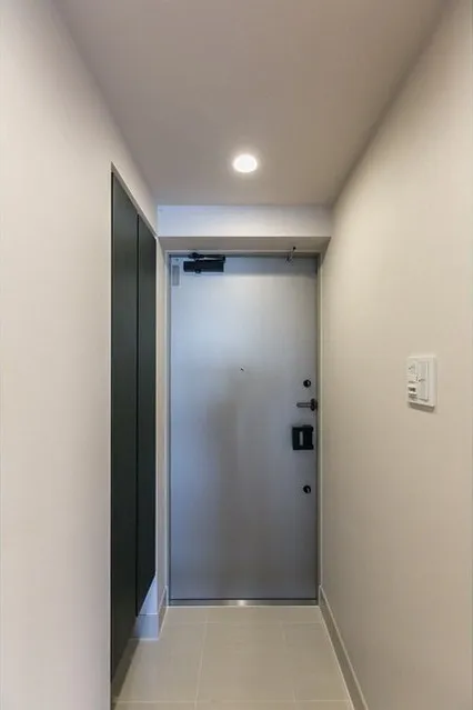 Demes Kiba - Interior - ["Fixture", "Door", "Building"]