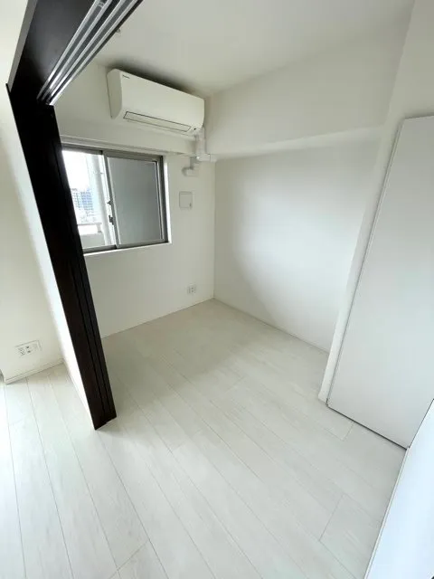 Residia Shin Okachimachi 2 - Interior - ["Fixture", "Building", "Window"]