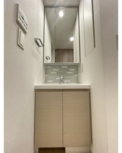 Stylio Kamata West - Interior - ["Flooring", "Wood", "Floor"]