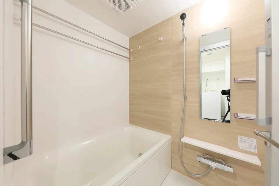 Hmlet Moto-Asakusa - Interior - ["Bathroom", "Plumbing fixture", "Flooring"]