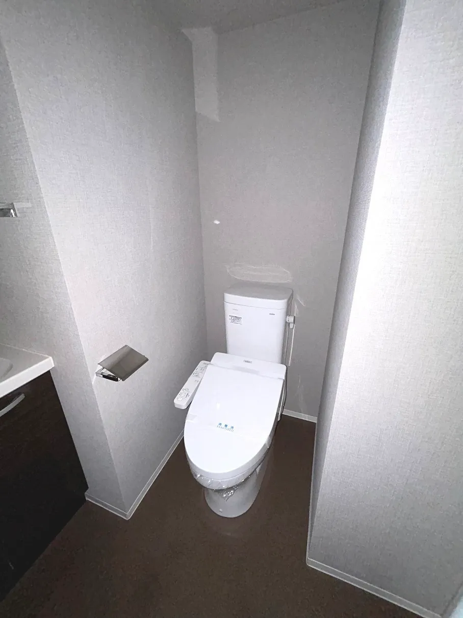 Orchid Residence Oshima - Interior - ["Toilet", "Toilet seat", "Plumbing fixture"]