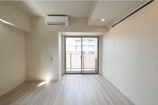 Lien Gotenyama - Interior - ["Property", "Building", "Window"]