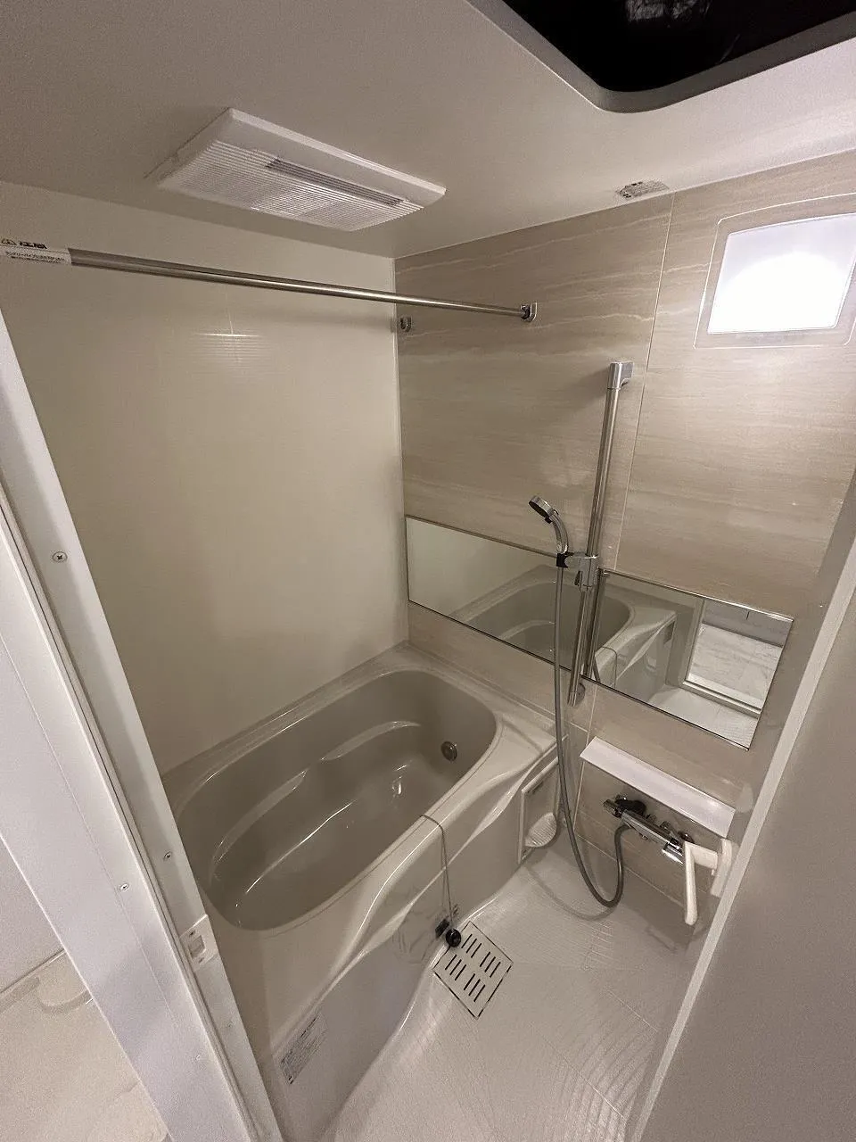 LiveCasa Nishidai - Interior - ["Building", "House", "Home appliance"]