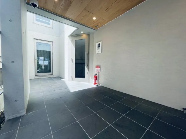 Ruygo Kagurazaka - Exterior - ["Flooring", "Floor", "Ceiling"]