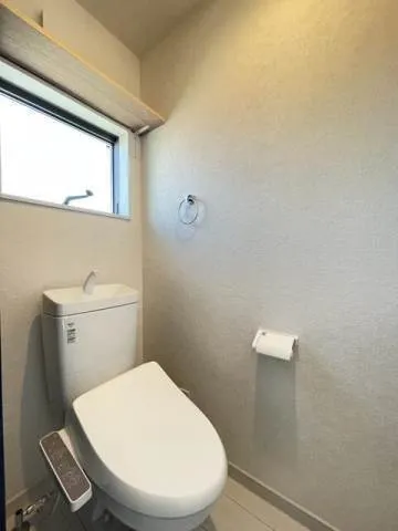 Mare Saginomiya - Interior - ["Toilet seat", "Toilet", "Plumbing fixture"]