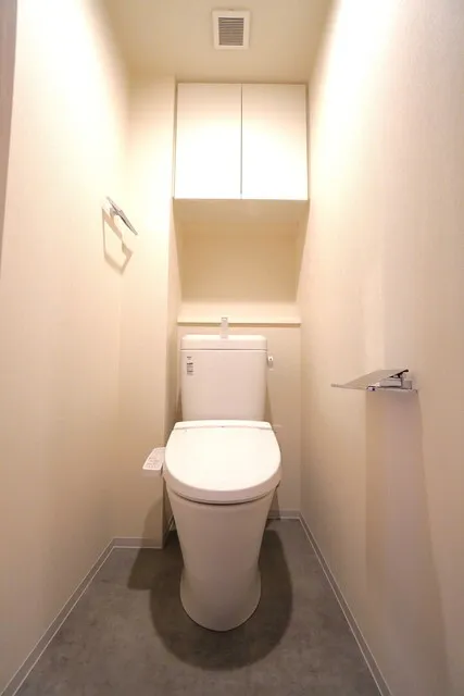 Belfirth Kinshicho South - Interior - ["Toilet seat", "Toilet", "Plumbing fixture"]