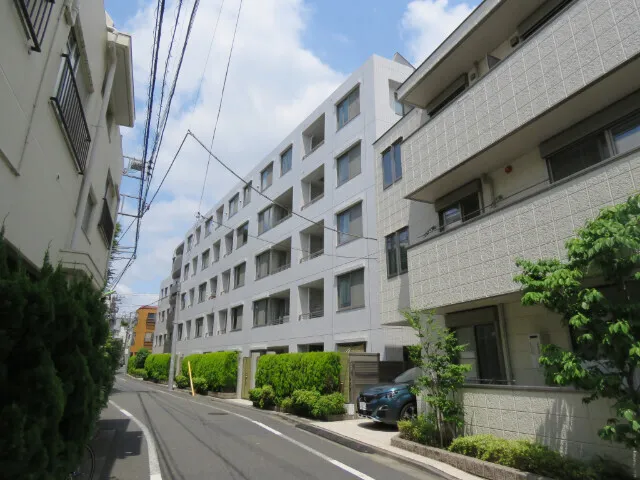 Pierce Wakabayashi - Exterior - ["Apartment", "Neighbourhood", "Residential area"]
