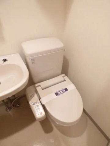 Royal Amenity Nishitoyama - Interior - ["Toilet seat", "Plumbing fixture", "Toilet"]