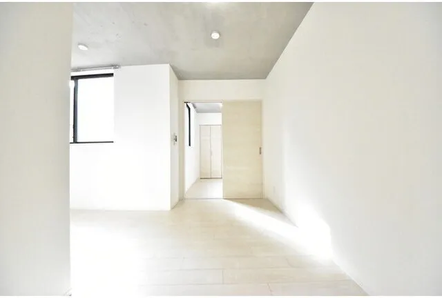 MAISON DE S - Interior - ["Wall", "Flooring", "Floor"]