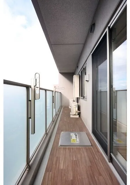 BLESS Kuramae - Interior - ["Sky", "Building", "Wood"]
