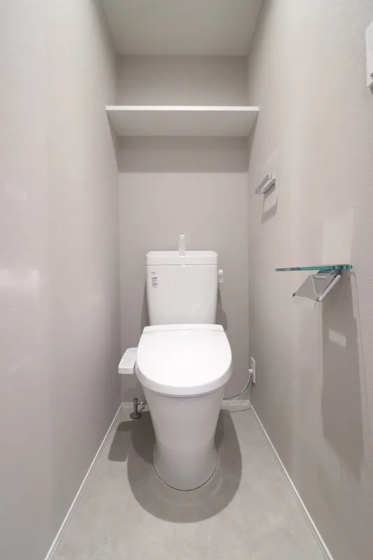 GranDuo Kyodo 15 - Interior - ["Toilet seat", "Toilet", "Plumbing fixture"]