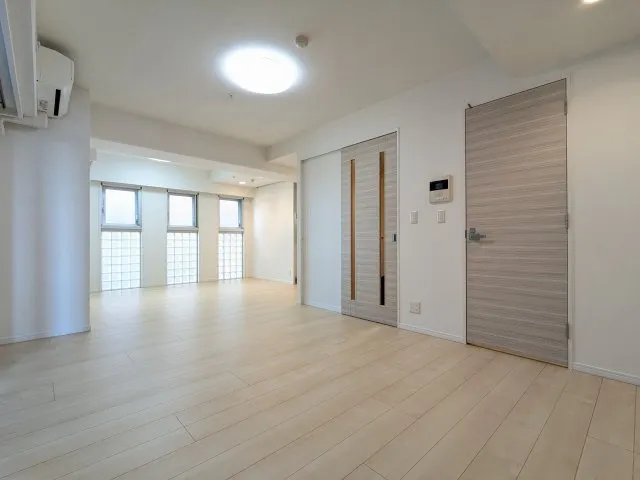 MG Meguro Station - Interior - ["Flooring", "Floor", "Wood"]