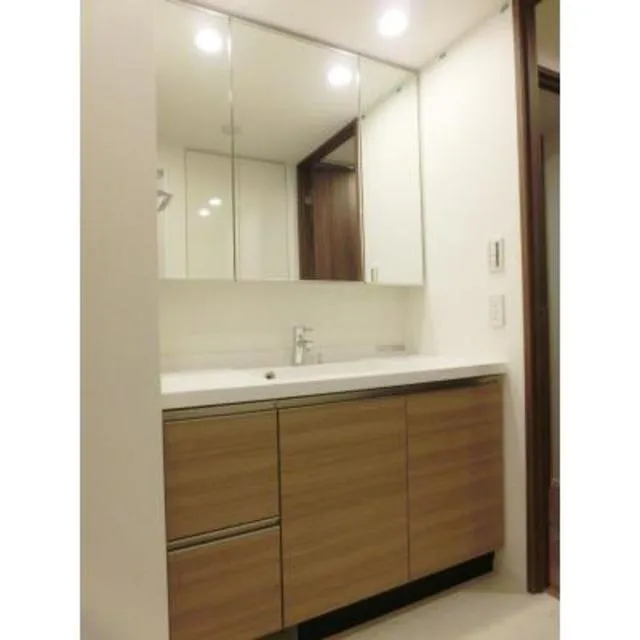 Park Axis Komagome HILLTOP - Interior - ["Property", "Room", "Furniture"]