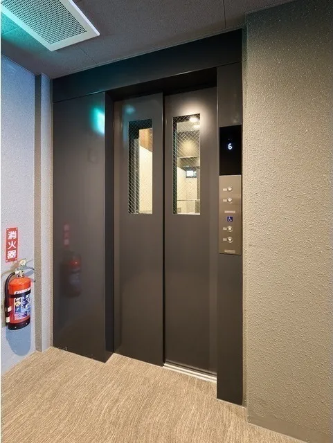 Comforia Liv Nishioshima SOUTH - Other - ["Elevator", "Door", "Glass"]
