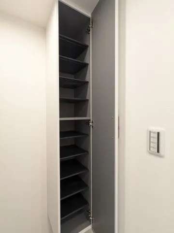 Citywalk Ebara Nakanobu - Interior - ["Wood", "Grey", "Shelving"]