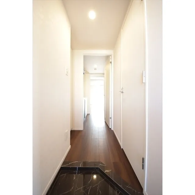 Harmony Residence Shinjuku Yotsuya - Interior - ["Building", "Fixture", "Door"]