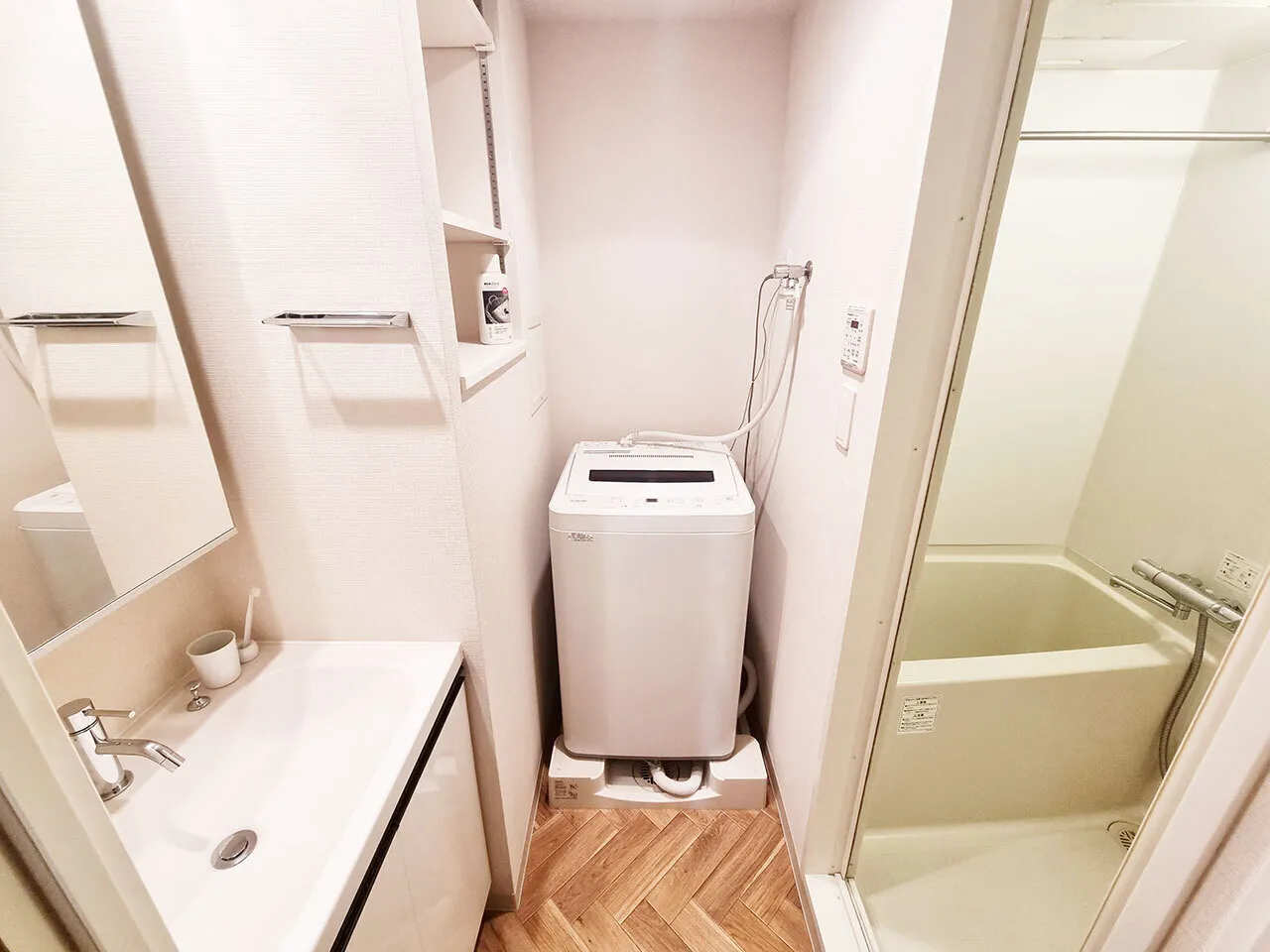 Mynavi Stay Keikyu Kamata Station - Interior - ["Flooring", "Floor", "Interior design"]