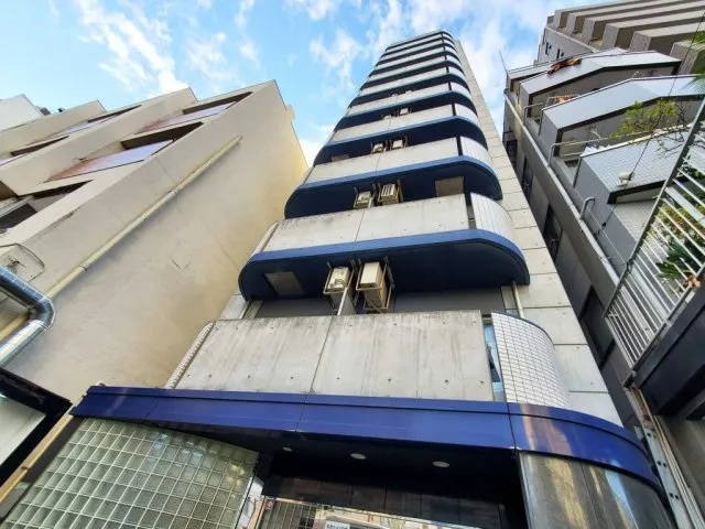 Cynthia Sendagi - Exterior - []